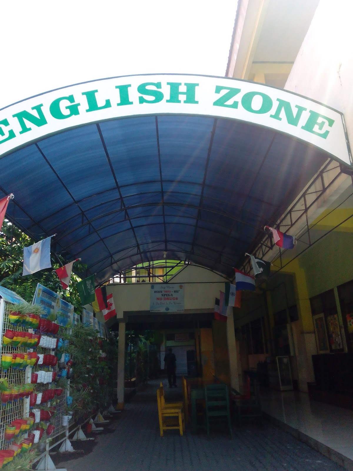 English Zone Zona Bahasa Inggris di SMPN 3 Surabaya