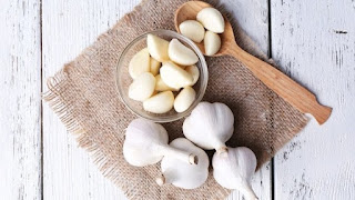 besides from being used as a spice on cooking activities in the kitchen, garlic is also thought to be a natural remedy for bronchitis