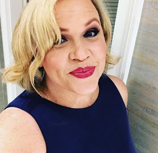 Holly Rowe clicking selfie