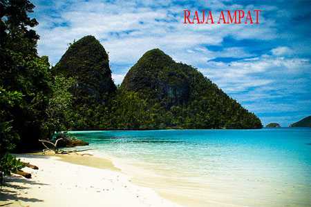 Raja Ampat Islands in Papua Featured Attractions