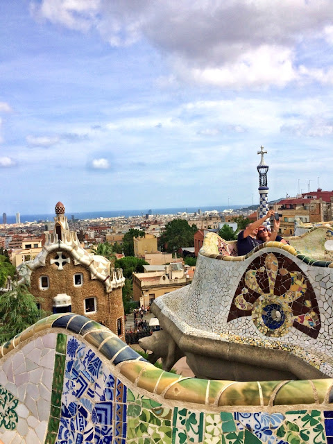 Park Guell w Barcelonie, dzieło Antonio Gaudi, co warto zwiedzić, jak dojechać, gdzie kupić bilety