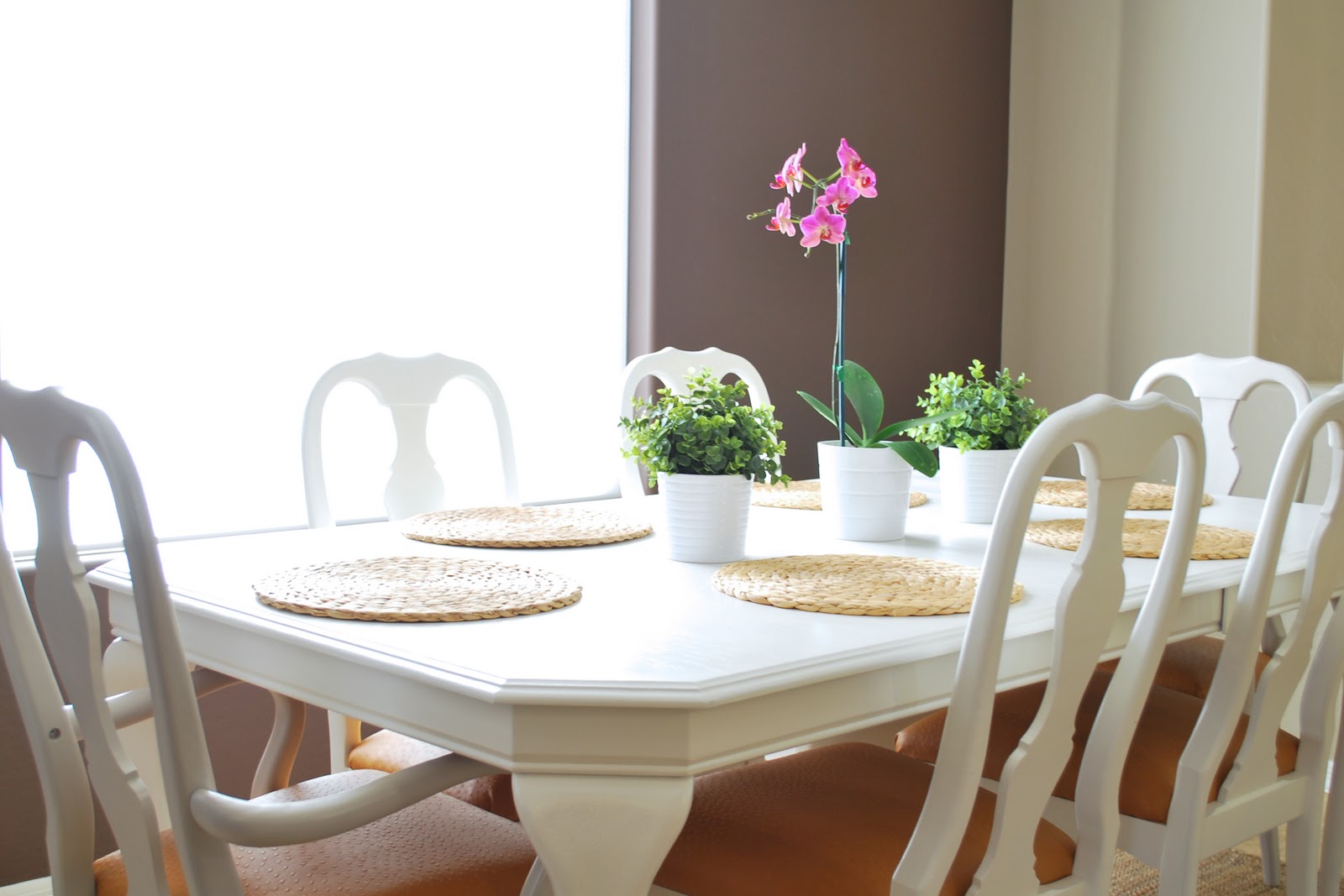 retro dining table and chairs