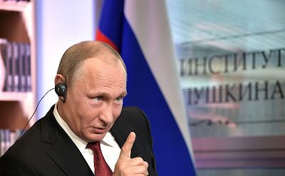 Россия пригрозила отказаться от долларов в расчетах за нефть