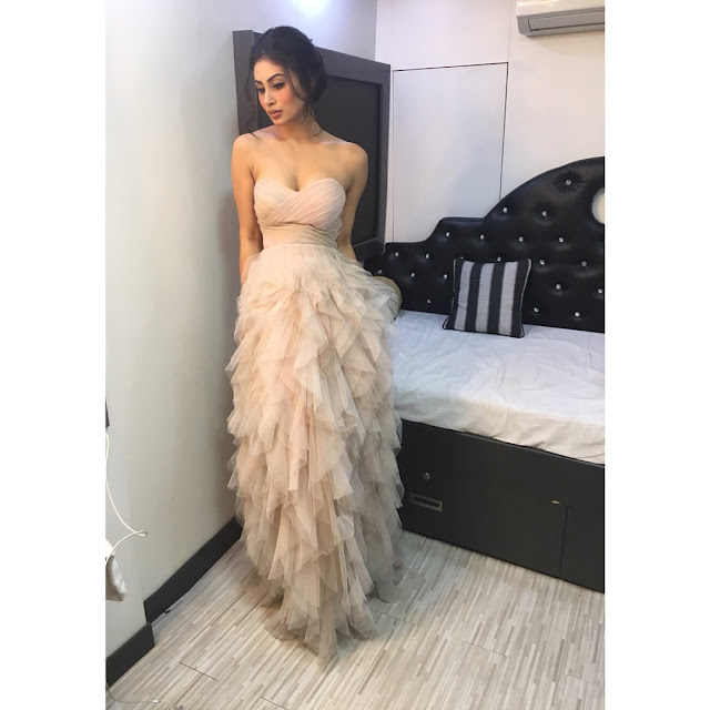 Mouni Roy hot images