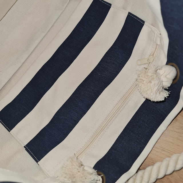 Atelier Waldfee:Set aus maritimer Strandtasche und Kulturtasche I Personalisiert | blau-weiß gestreift I Geschenkidee