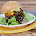 Hambúrguer de Feijão Preto com Cebola Caramelizada
