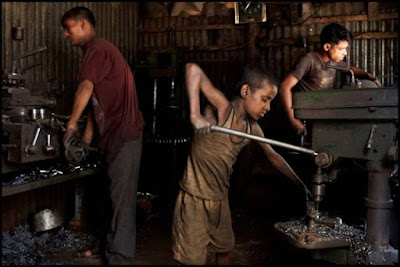  who are forced to operate because of poverty Child Labour inwards Bharat Pictures -  Photos of Child Labour inwards India