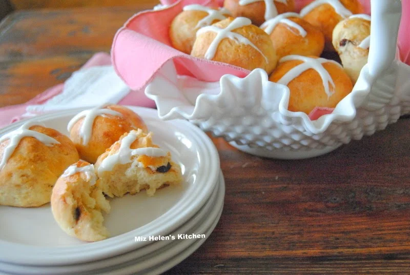 Hot Cross Buns at Miz Helen's Country Cottage