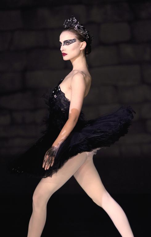 natalie portman white dress in black. Black Swan Natalie Portman