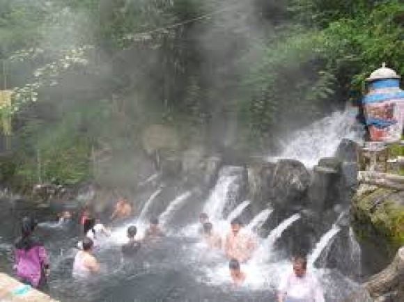 Wisata Air Panas Guci di Kabupaten Tegal yang Indah Wisata Air Panas Guci di Kabupaten Tegal yang Indah