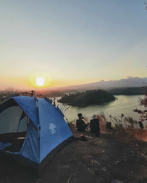 Camping-di-Bukit-Puser-Angin