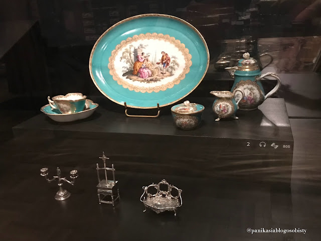 domek dla lalek, zabytkowy domek dla lalek, serwis porcelanowy, srebro, zabytek, muzeum narodowe