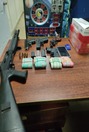 Policía Nacional y Ministerio Público ocupan siete armas de fuego en el Cibao Central en operativo y allanamiento en casos separados en Moca y Santiago. 4 pistolas, dos escopetas y un revólver. 