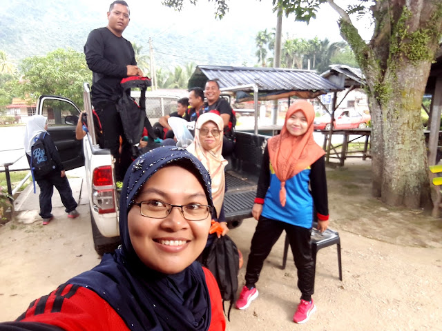 Kayak di sungai berdekatan Gunung Baling, Kedah.