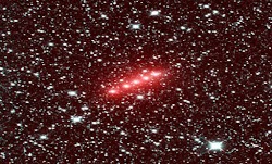  Εδώ η NASA προσπαθεί να μας πείσει με αυτή τη φωτογραφία ότι πρόκειται για τον κομήτη Lovejoy  Θα μπορούσε ένας κομήτης που ταξιδεύει στο δ...
