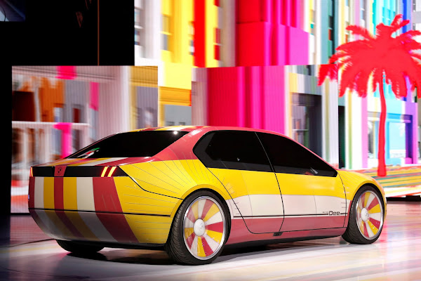 The BMW i Vision Dee concept car shows off E Ink color-changing abilities