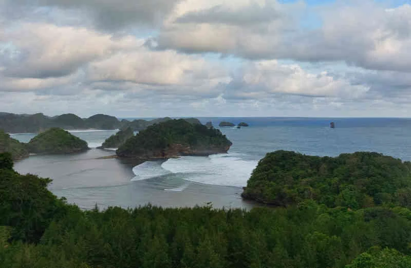 Pantai Terkenal di Malang