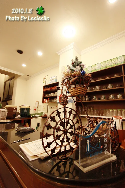 谷岸茶居餐館|擁廬山吊橋美景