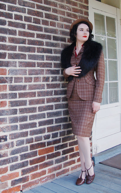 vintage suit, retro, 1920s, vintage, suits, skirt suits, thrifted, Sabrina, fedora, hat, fashion blogger, vintage fashion blogger, fashion bloggers