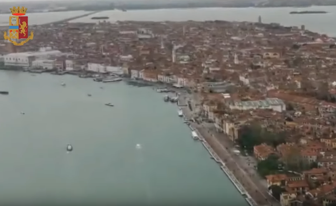 La città di Venezia martoriata dal maltempo vista dall'elicottero