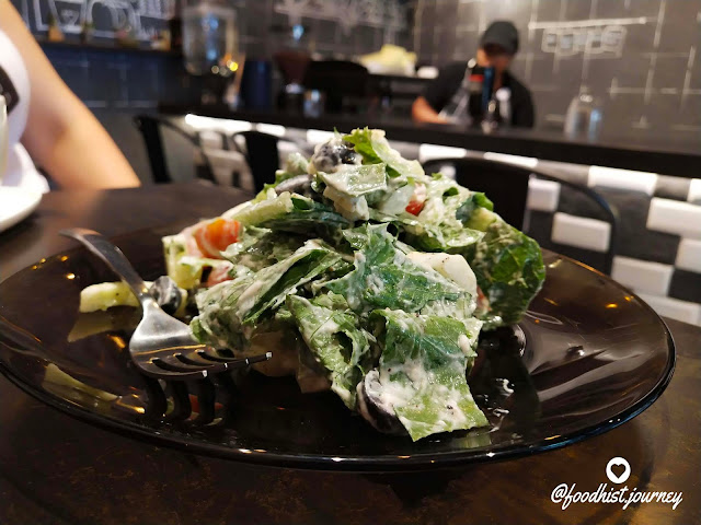 Greek Salad Boojee Cafe at Bandra West Carter Road Mumbai