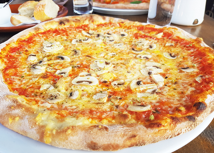 Pizza aux champignons