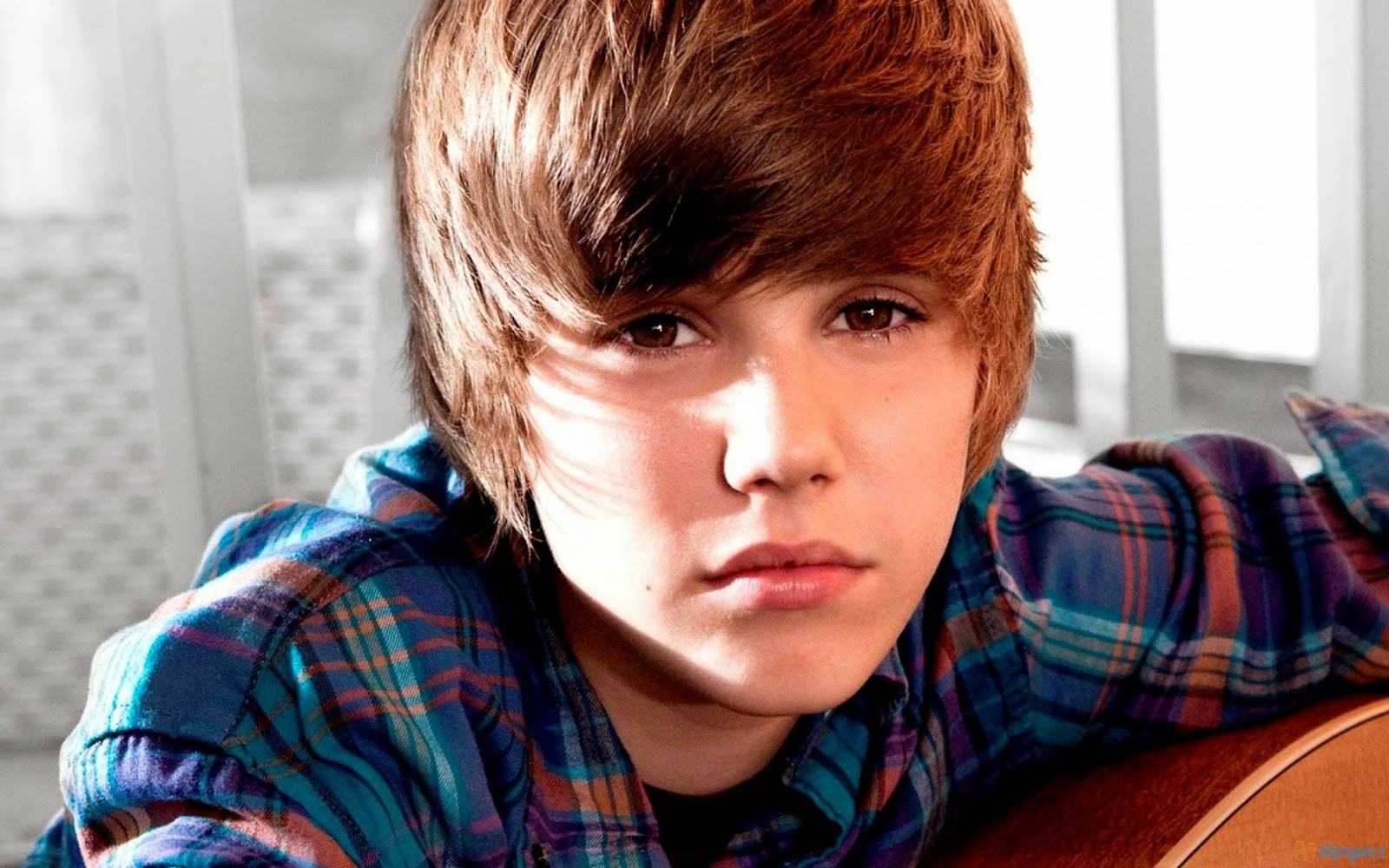 Justin Bieber Pictures with High Quality Photos-New hairstyle
