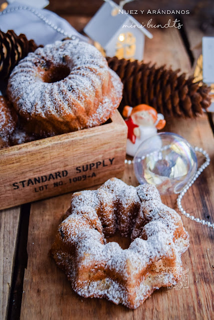 mini bundts de nuez y arándanos rojos