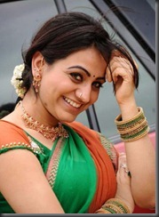 aksha _hot_in_saree