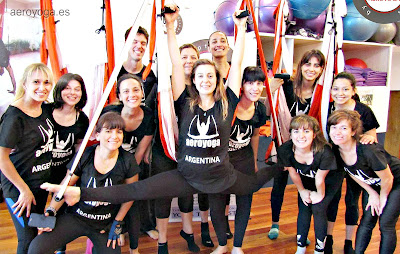 metodo-aeroyoga-en-buenos-aires-es-fiesta-formacion-profesional-profesorado-cursada-yoga-aerea-aero-aerial-airyoga-air-gravity-fly-flying-cordoba-santa-cruz-rosario-pergamino-neuquen-brailoche-punta-este-montevideo-santiago-chile-maestria-