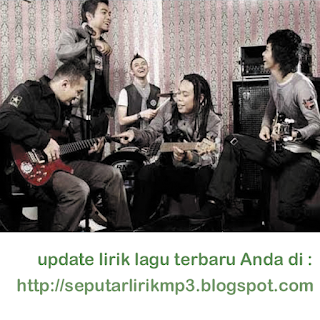  http://seputarlirikmp3.blogspot.com/2015/09/lirik-lagu-terbaru-naff-kesempurnaan.html