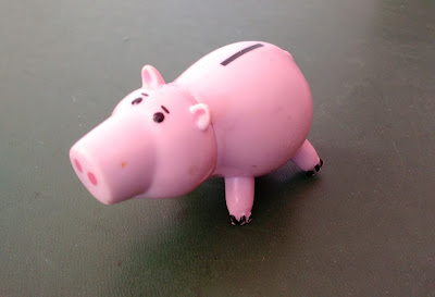 Miniatura de vinil sólida estática de porquinho rosa, personagem do desenho Toy Story - Disney Pixar  - 6  cm de comprimento    R$ 15,00