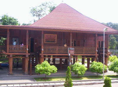 Rumah Adat Nowou Sesat , Rumah adat Lampung