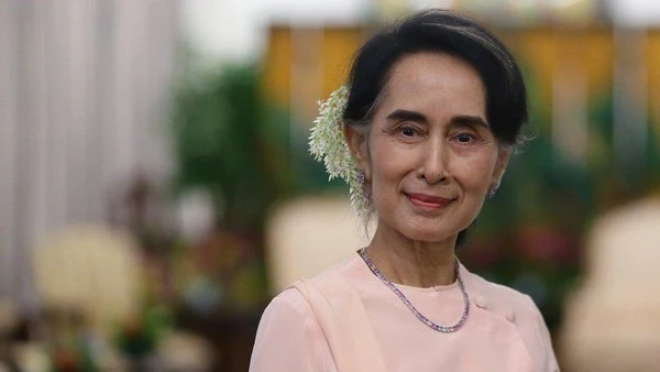 Pemimpin Myanmar Aung San Suu Kyi Ditahan!