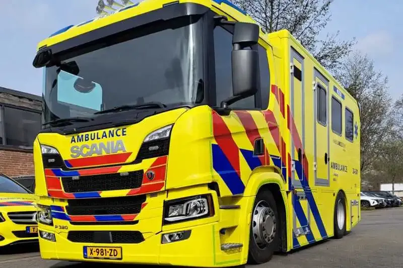 Scania P320 Ambulância na Holanda