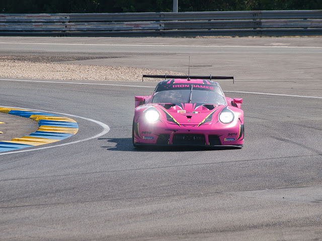 jiemve, le temps d'une pose, centenaire, 24 heures du Mans, femmes pilotes, Sarah Bovy, Michelle Gatting, Rahel Frey, Iron Dames