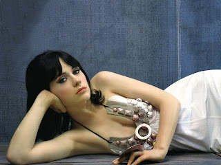 8-Zooey-Deschanel-Wallpapers7