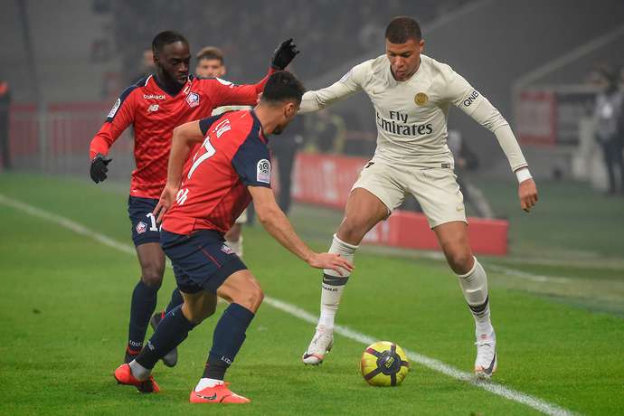 Football Ruckus Kylian Mbappe And Julian Draxler Both Fumed At The Referee In Tunnel After Lille 5 1 Psg