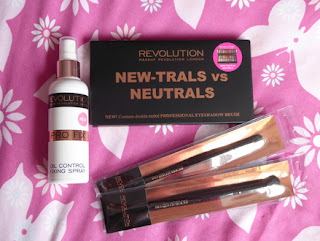 Makeup Revolution Newtrals vs Neutrals Palette