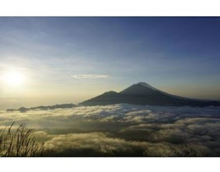 Gunung Berapi Menakjubkan di Indonesia Paling Menarik Untuk di Daki