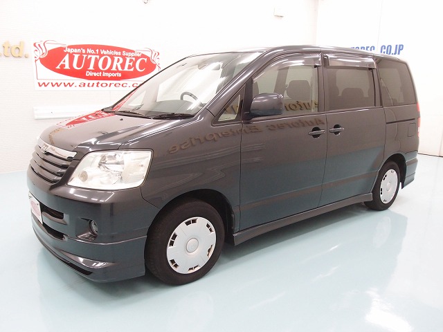 19511TAN7 2002 Toyota Noah X for Tonga to Nukualofa