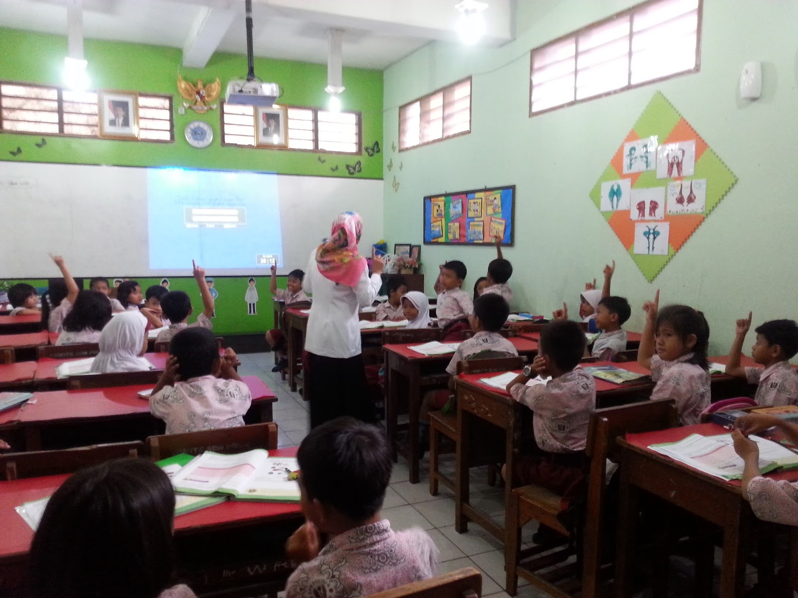 Kilas balik mengenai sekolah ini SDN Polisi 4 Bogor didirikan sejak tahun 1930 Awalnya adalah Sekolah Rakyat VIII Baru pada tahun 1970 sekolah berubah