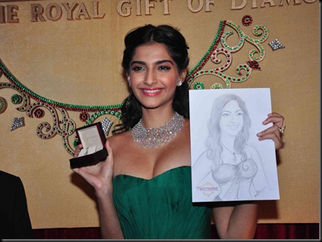 Sonam_Kapoor_Latest_Wallpapers08