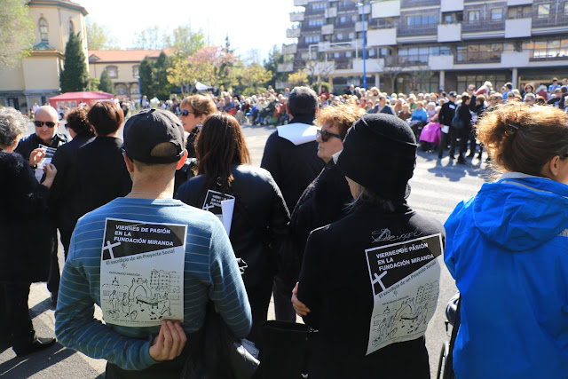 Protesta de familiares de usuarios de la residencia de ancianos de la Fundación Miranda