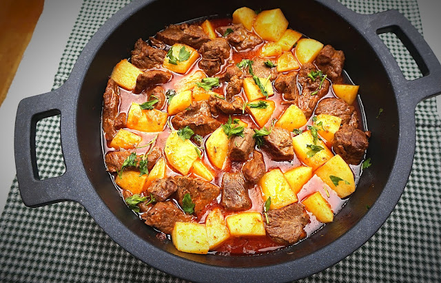 Guiso de ternera en salsa con patatas