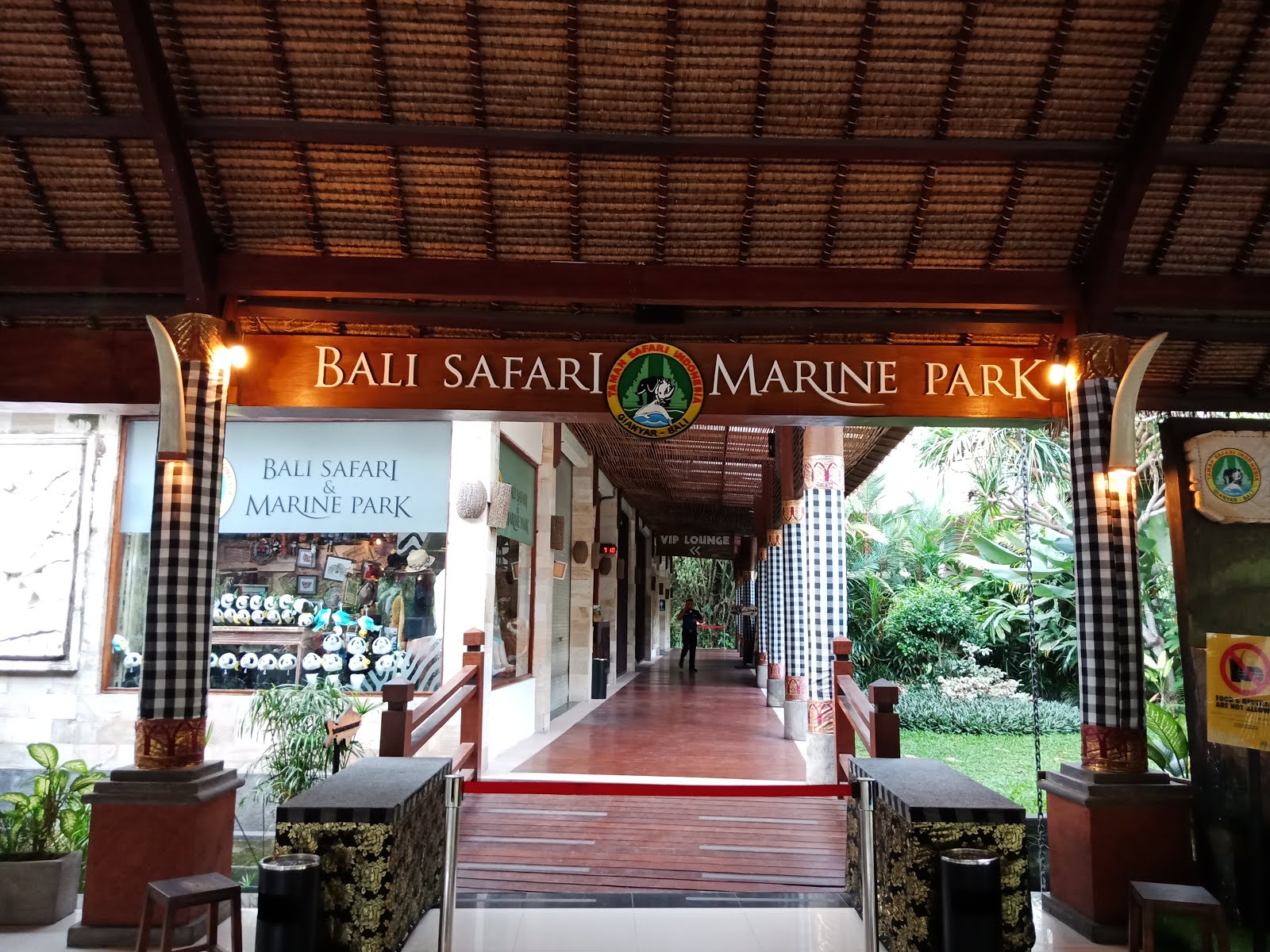 Berbagi Kisah dengan Ezu: Bali Safari Marine Park, Wisata Edukasi