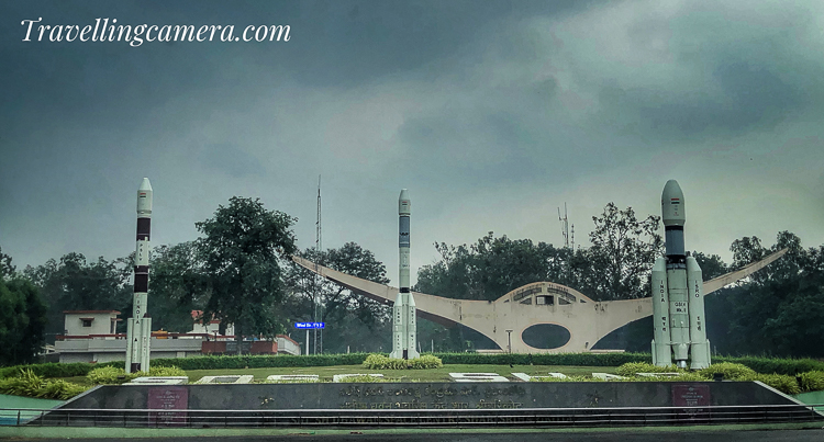 One of the highlights of the drive is the Sriharikota Space Center, located just a few kilometers north of Pulicat Lake. This space center is home to India's space program and is where many of the country's satellites and other spacecraft are launched. Visitors can take a guided tour of the facility and learn about the history of India's space program and its many achievements.