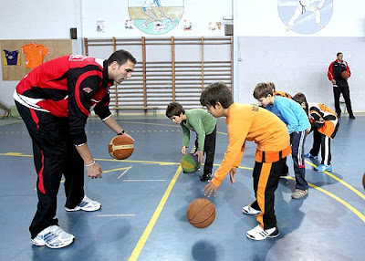 BALONCESTO-PÉRDIDA-PASO-MANEJO-DOMINIO