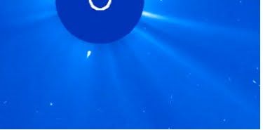 video: sun-diving comet & coronal mass ejection