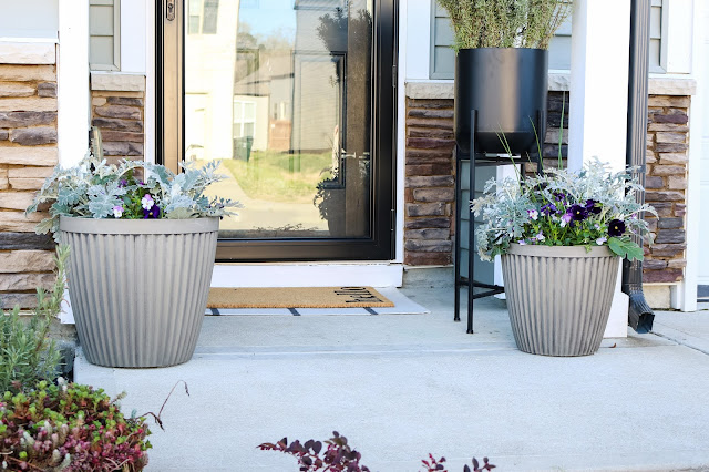 Tips to Freshen Up Your Porch for Spring